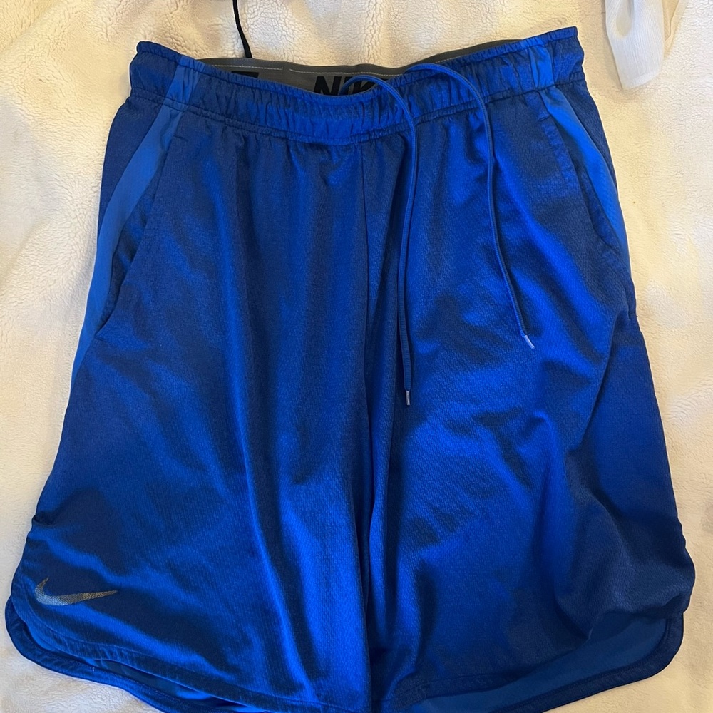 Nike Basketball Shorts Men’s Large w/Pockets Blue